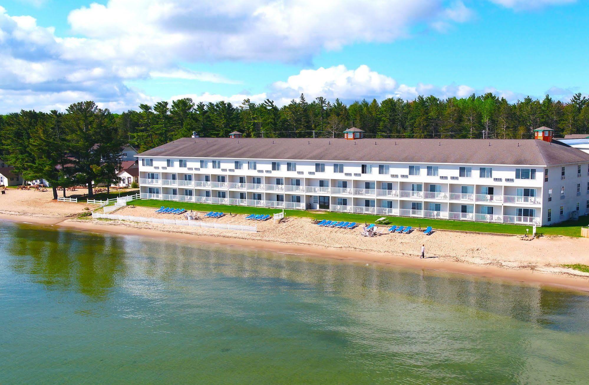 Bridge Vista Beach Hotel And Convention Center Mackinaw City Dış mekan fotoğraf